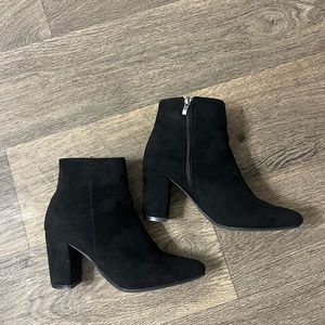 Chunky Ankle Boots- Size: 6.5